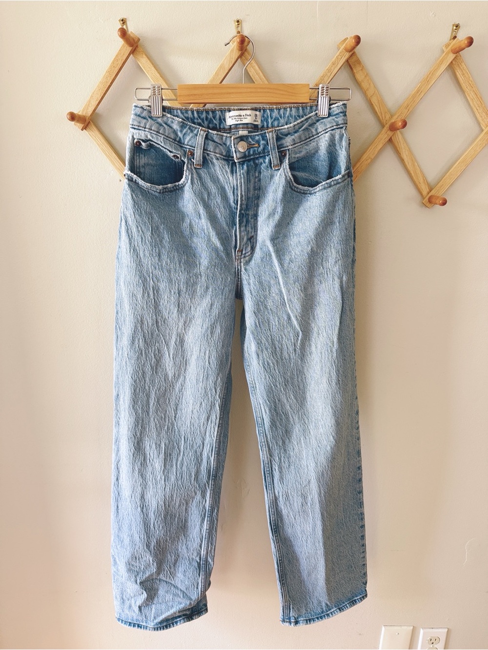 Abercrombie Curve Love 90s Relaxed High Rise Jeans Light Wash 28 6R